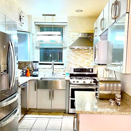 Lga Airport 3 Mins, 3 Bedroom Duplex House, Parking And Private Backyard, 9Mins Subway! New York Eksteriør bilde