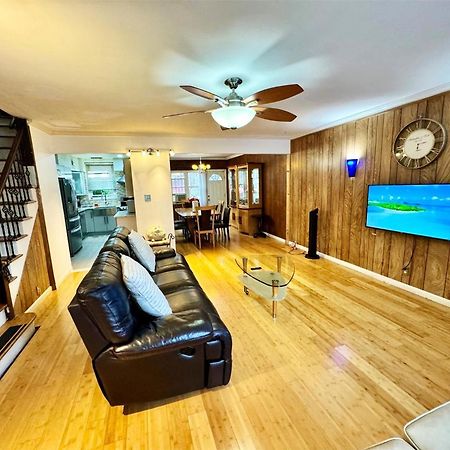 Lga Airport 3 Mins, 3 Bedroom Duplex House, Parking And Private Backyard, 9Mins Subway! New York Eksteriør bilde