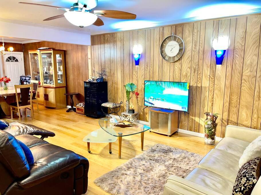Lga Airport 3 Mins, 3 Bedroom Duplex House, Parking And Private Backyard, 9Mins Subway! New York Eksteriør bilde