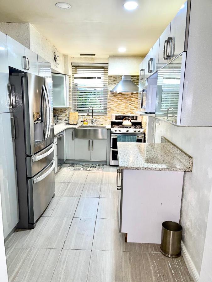 Lga Airport 3 Mins, 3 Bedroom Duplex House, Parking And Private Backyard, 9Mins Subway! New York Eksteriør bilde