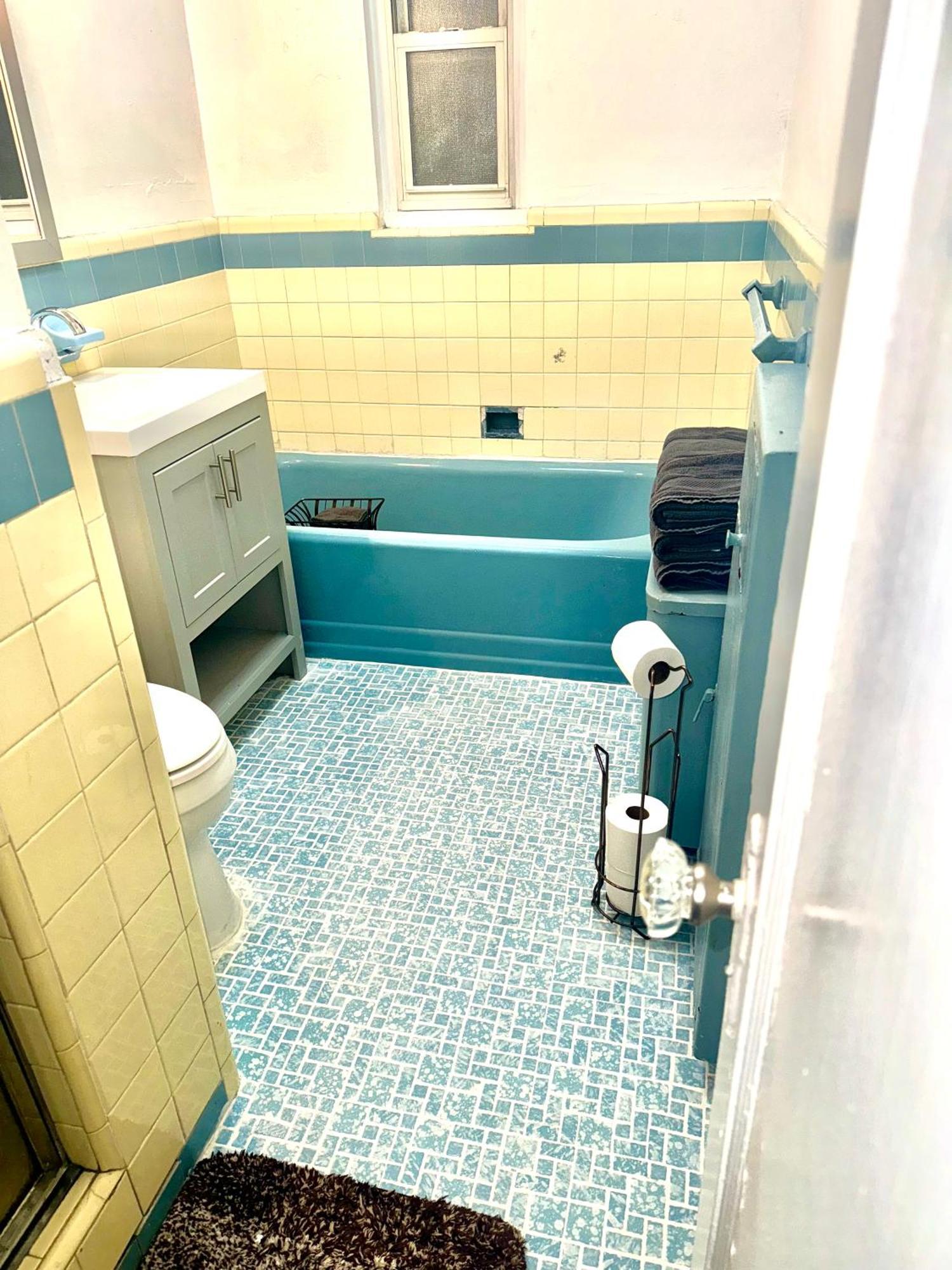 Lga Airport 3 Mins, 3 Bedroom Duplex House, Parking And Private Backyard, 9Mins Subway! New York Eksteriør bilde