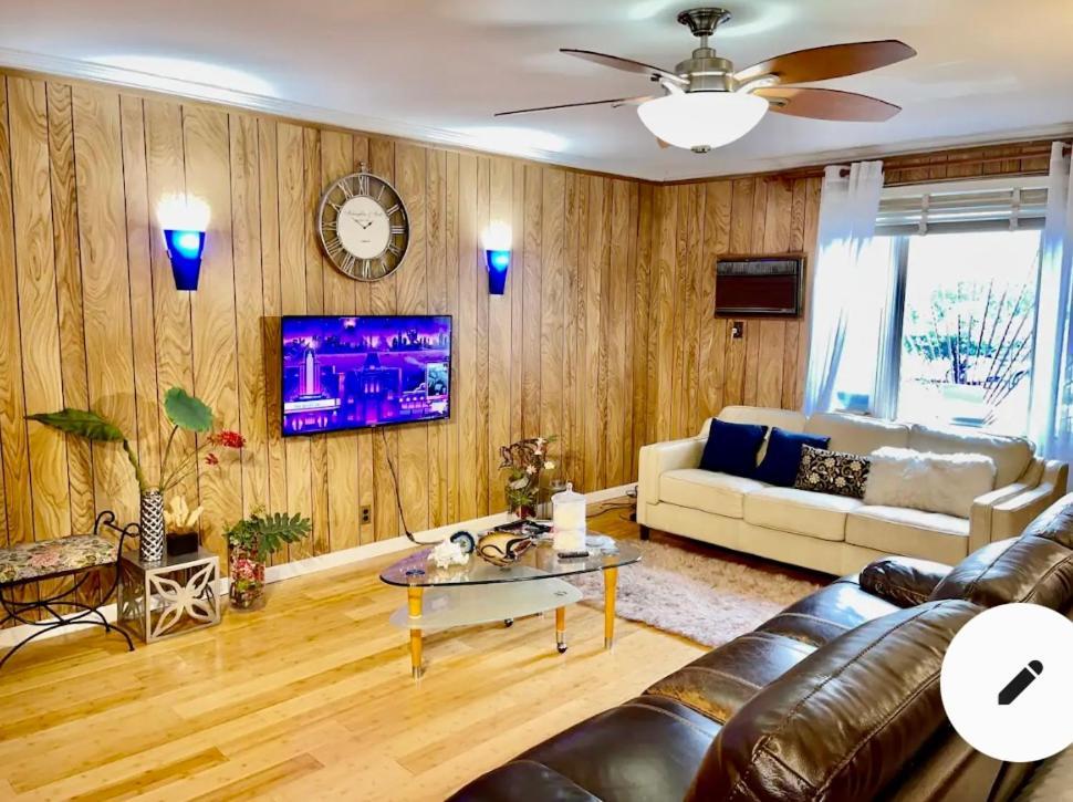 Lga Airport 3 Mins, 3 Bedroom Duplex House, Parking And Private Backyard, 9Mins Subway! New York Eksteriør bilde