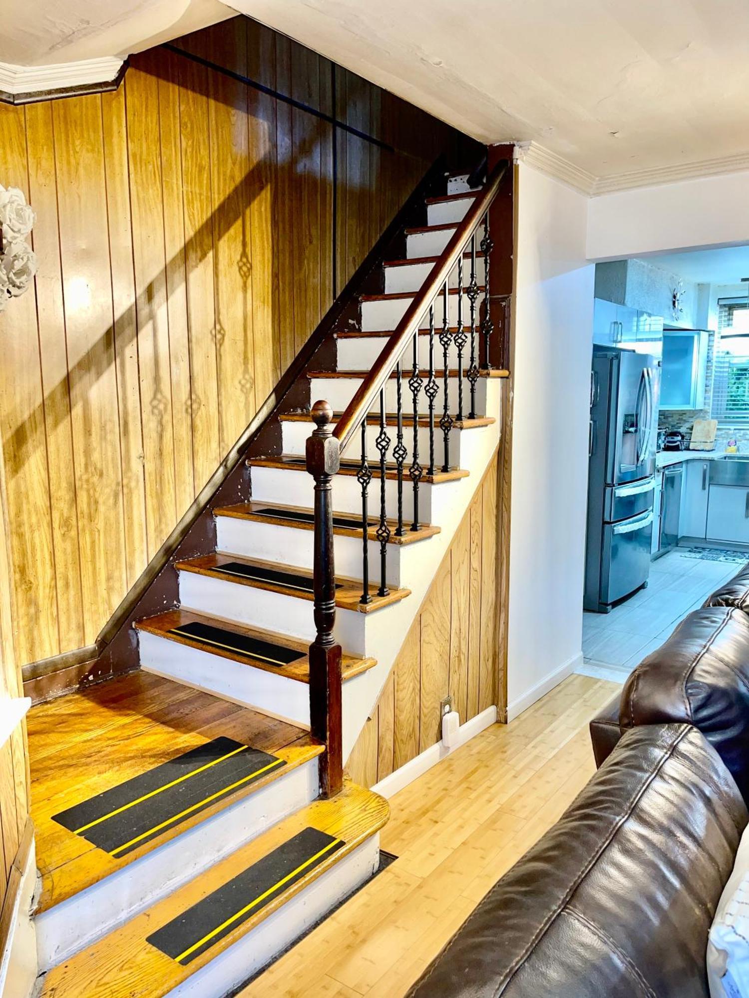 Lga Airport 3 Mins, 3 Bedroom Duplex House, Parking And Private Backyard, 9Mins Subway! New York Eksteriør bilde